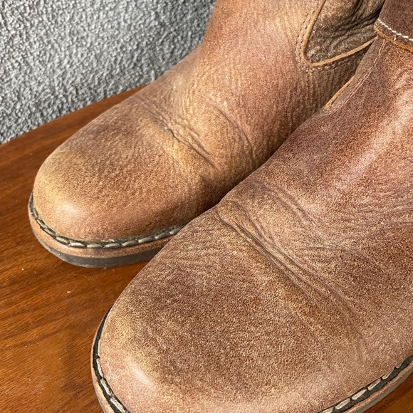 Roots Canada  Embossed Brown Leather Riding Boots, Leather Winter Boots - Picture 3 of 15